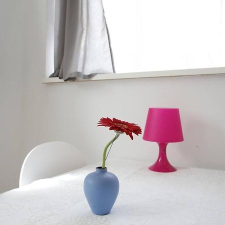 Sunny Apartment At Rostock - Pink Eksteriør bilde